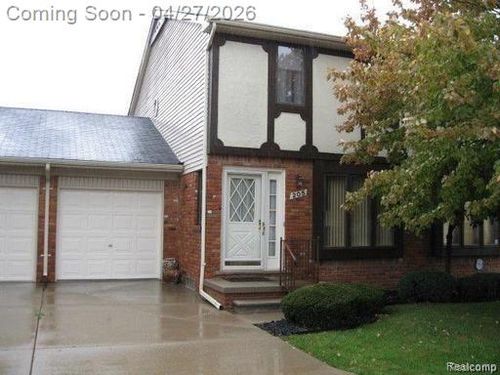 205 Pineview Ct, Saint Clair Shores, MI, 48081-1110 | Card Image