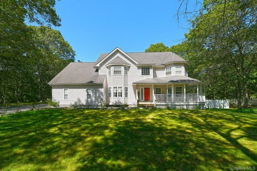 187 Robinson Ave, Medford, NY, 11763-2529 | Card Image