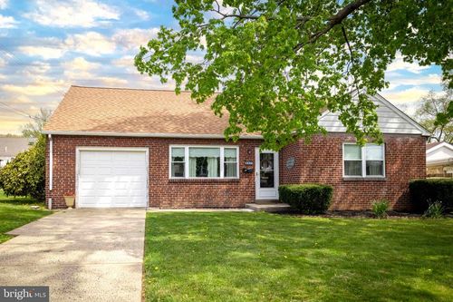 833 Emerson St, PHILADELPHIA, PA, 19111-1913 | Card Image