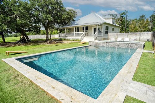 141 Grassyville Rd, Paige, TX, 78659-4935 | Card Image