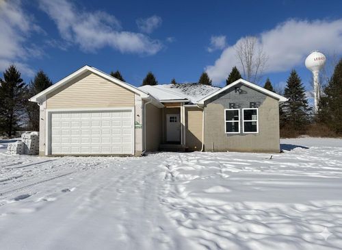 2026 Green Acres Rd, Adrian, MI, 49221-4185 | Card Image