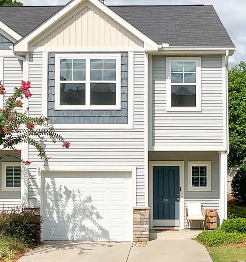 200 Button Willow St, Taylors, SC, 29687-3577 | Card Image