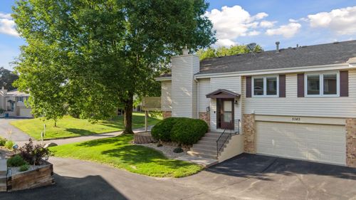 5343 Beachside Dr, Minnetonka, MN, 55343-4115 | Card Image