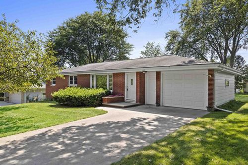 957 Manor Place, Ashwaubenon, WI, 54304 | Card Image