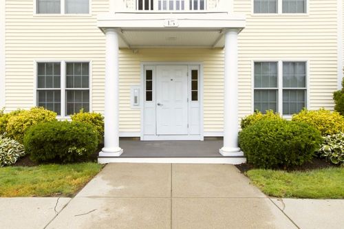 306-15 Saw Mill Dr, North Kingstown, RI, 02852-7676 | Card Image