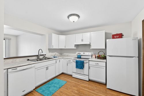 1659 S Carriage Ln, New Berlin, WI, 53151-1443 | Card Image