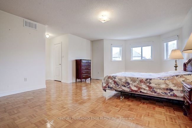 96 Tuscana Blvd, House other with 4 bedrooms, 3 bathrooms and 4 parking in Concord ON | Image 37