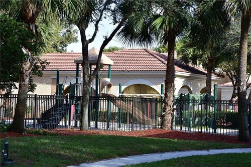 apt-304-2451 Centergate Dr, Miramar, FL, 33025-7295 | Card Image