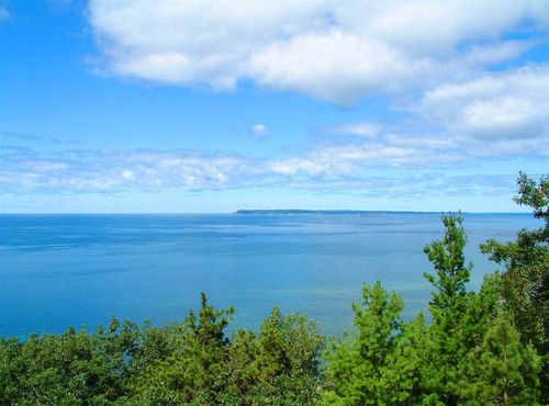 c-7C Pinnacle Pl, Glen Arbor, MI, 49636 | Card Image