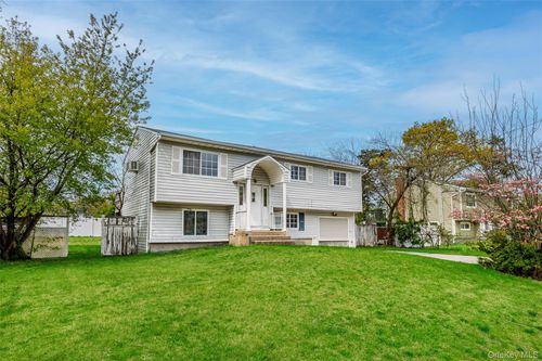 19 Liberty Ave, Selden, NY, 11784-1913 | Card Image