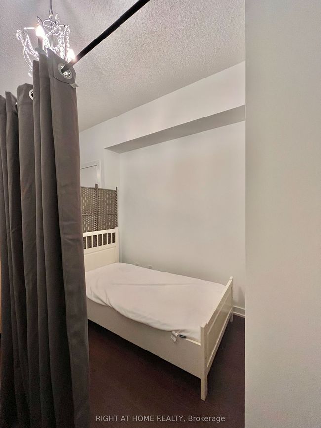 201 - 20 Bruyeres Mews, Condo with 2 bedrooms, 1 bathrooms and null parking in Toronto ON | Image 18
