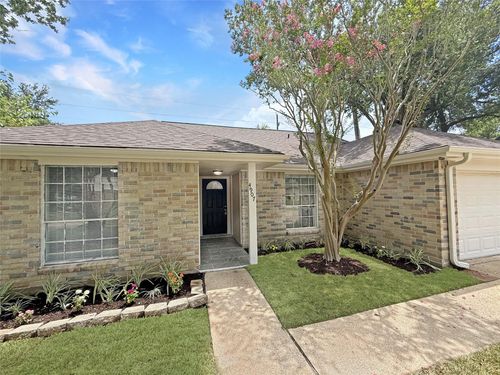 4907 Brownfields Ct, Houston, TX, 77066-4711 | Card Image