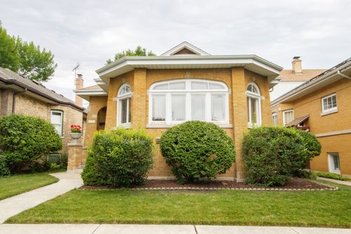 2654 W Morse Ave, Chicago, IL, 60645-4517 | Card Image