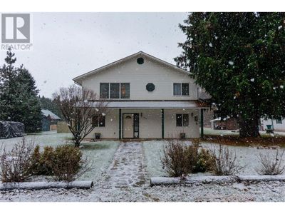 516 7 St, House other with 5 bedrooms, 3 bathrooms and null parking in Kaslo BC | Image 1