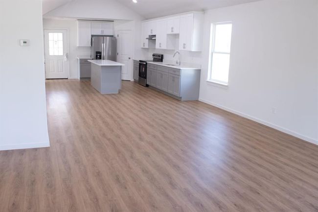 Entrance-Open Concept | Image 4
