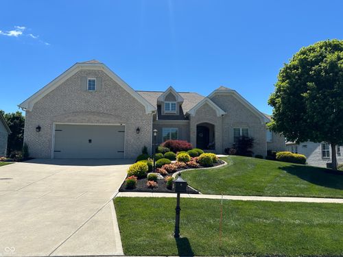 1135 Wyndham Way, Greenwood, IN, 46142-2207 | Card Image