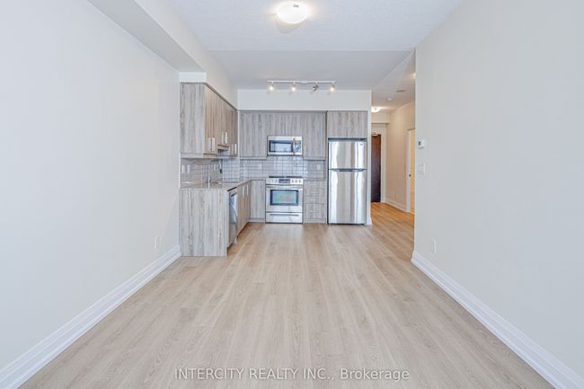 617 - 3600 Highway 7, Condo with 2 bedrooms, 1 bathrooms and 1 parking in Vaughan ON | Image 16