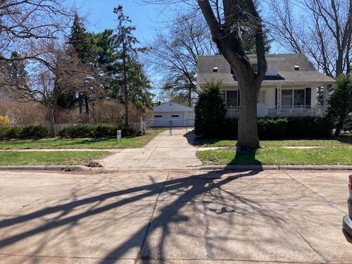 8442 Central, Center Line, MI, 48015-1576 | Card Image