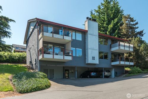 22-130 E North Camano Dr, Camano Island, WA, 98282-5511 | Card Image