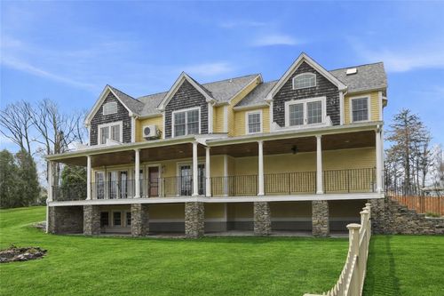 2269 E Main Rd, Portsmouth, RI, 02871-4026 | Card Image