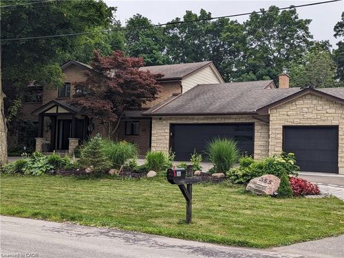 355 Edgehill Dr, Kitchener, ON, N2P2C8 | Card Image