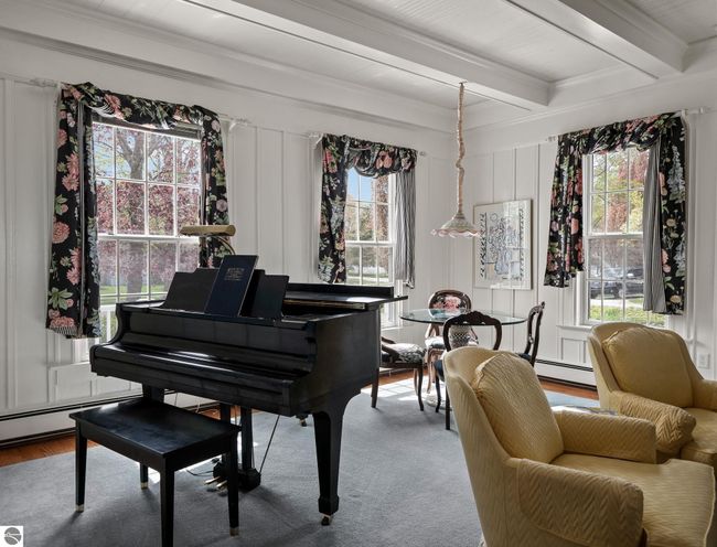 431 Michigan Ave, House other with 10 bedrooms, 7 bathrooms and null parking in Charlevoix MI | Image 13