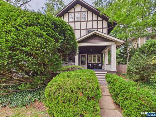 41 Randolph Place, Ridgewood, NJ, 07450 | Card Image