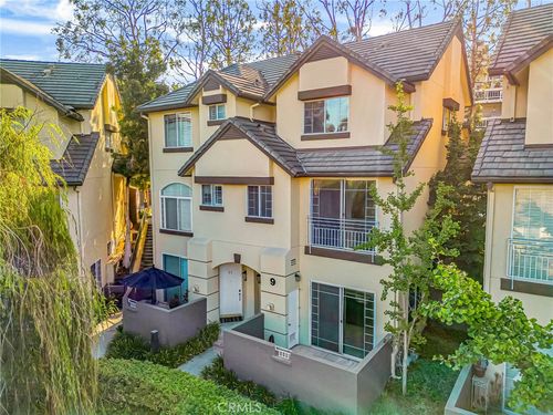 20-4600 Don Lorenzo Dr, Los Angeles, CA, 90008 | Card Image