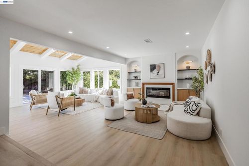 1393 Annapolis Way, San Jose, CA, 95118-2402 | Card Image