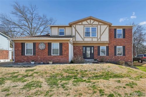 2762 Barrett Station Rd, Ballwin, MO, 63021-5898 | Card Image