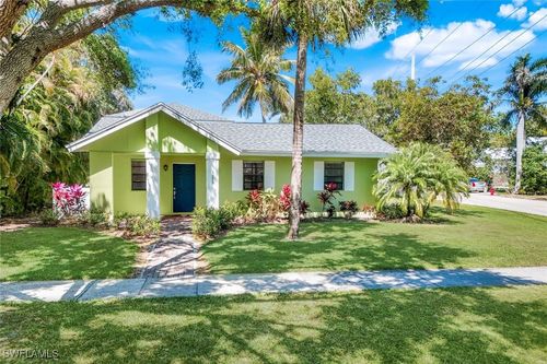 1275 8th Ave N, NAPLES, FL, 34102-5619 | Card Image