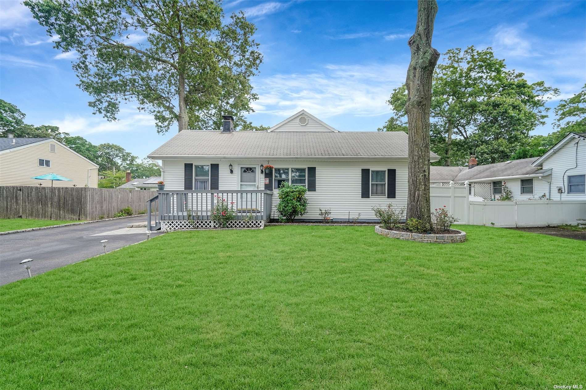 Midway St, Patchogue, NY 11772