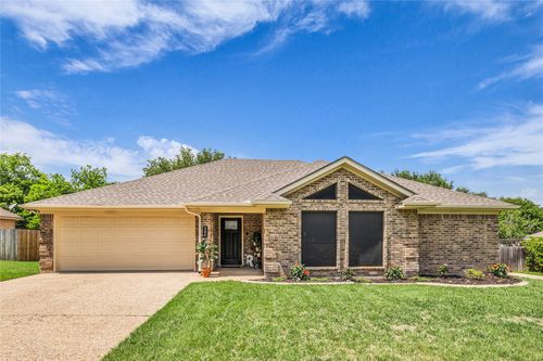 304 Neely Rd, Hewitt, TX, 76643-3744 | Card Image