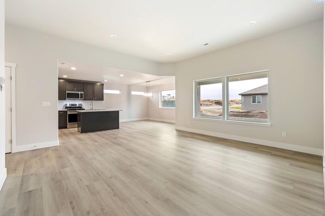 10402 Kokanee Dr, House other with 3 bedrooms, 2 bathrooms and 3 parking in Pasco WA | Image 12