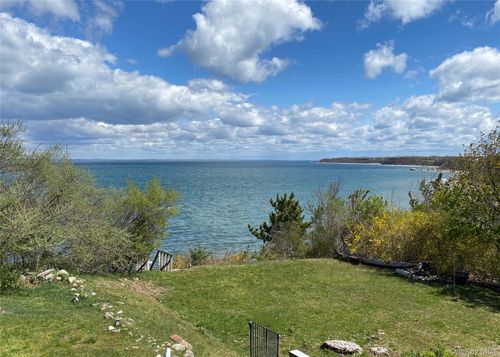 100 Sound Dr, Greenport, NY, 11944-1007 | Card Image