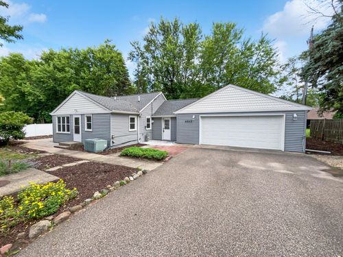 6043 17th St N, Oakdale, MN, 55128-4208 | Card Image