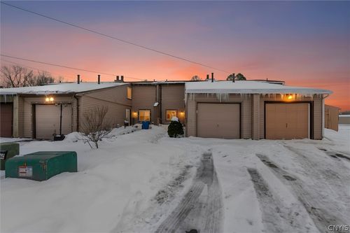 3754 Helios Ct, Baldwinsville, NY, 13027-9325 | Card Image