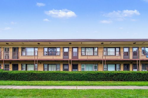15-34 King Arthur Ct, Northlake, IL, 60164-2700 | Card Image