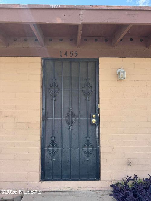 1455 W Roger Rd, Tucson, AZ, 85705-2471 | Card Image
