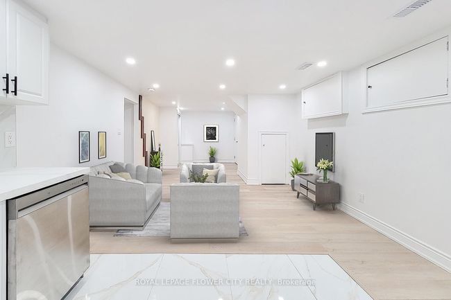 56 Moxley Dr, House other with 6 bedrooms, 4 bathrooms and 5 parking in Hamilton ON | Image 24