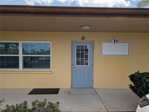 ste-10-13910 Fivay Rd, Hudson, FL, 34667-7130 | Card Image