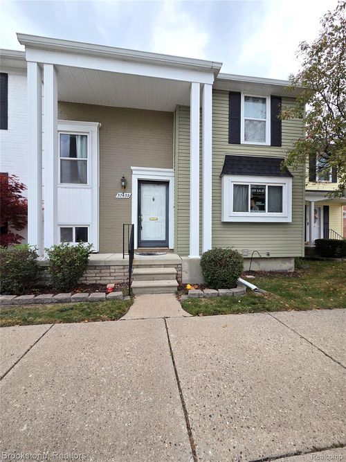 114-37439 Charter Oaks Blvd, Clinton Township, MI, 48036-2415 | Card Image