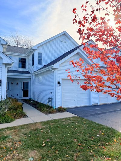 17780 W Braewick Road, Townhouse with 2 bedrooms, 2 bathrooms and 1 parking in Gurnee IL | Image 1