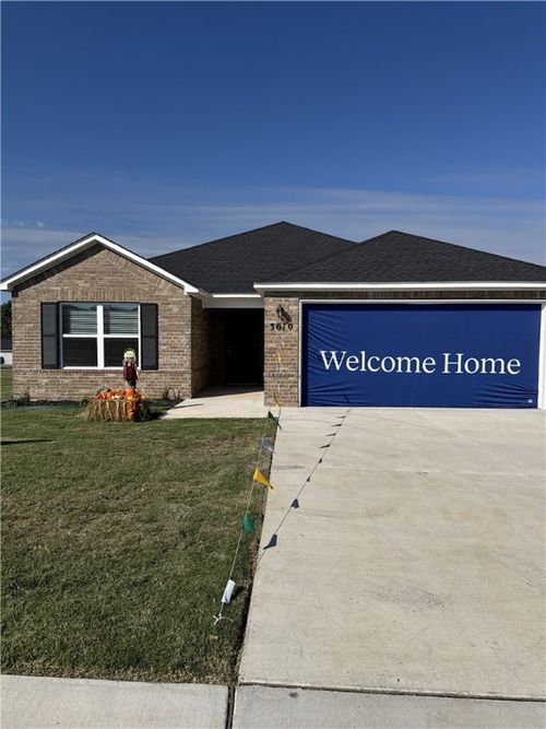 3610 N Jr Martin Dr, Siloam Springs, AR, 72761-6065 | Card Image