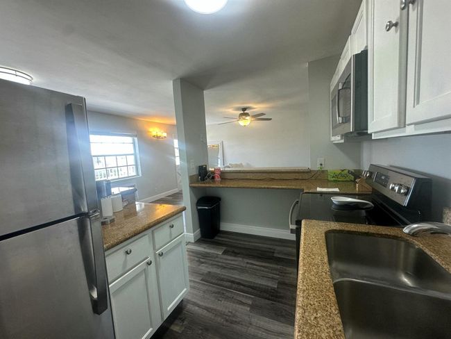 7 - 143 Yacht Club Drive Drive, Condo with 2 bedrooms, 1 bathrooms and null parking in North Palm Beach FL | Image 12