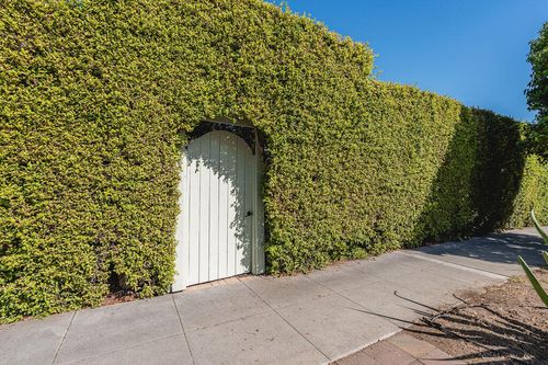 2605 Bath St, Santa Barbara, CA, 93105-4316 | Card Image