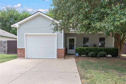 2520 Elkhorn Trl, Bryan, TX, 77803-2235 | Card Image