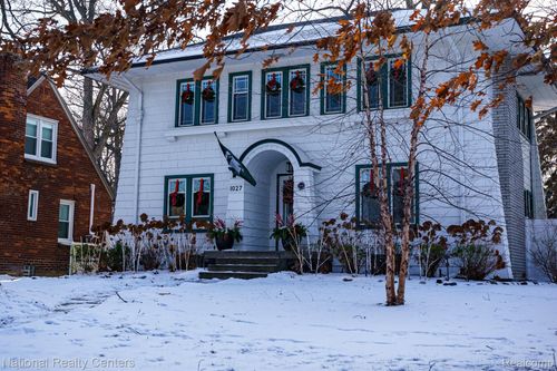 1027 W 11 Mile Rd, Royal Oak, MI, 48067-2450 | Card Image