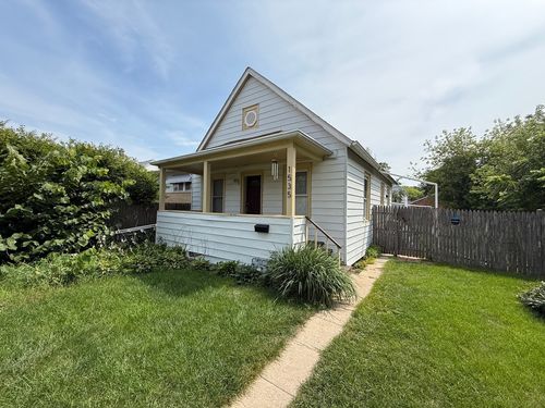1535 Glenn Dr, North Chicago, IL, 60064-1830 | Card Image