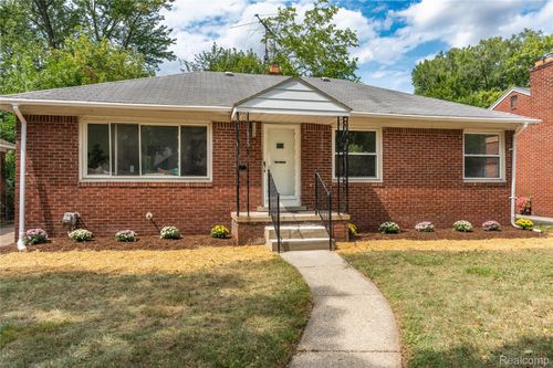 23561 Norwood St, Oak Park, MI, 48237-2284 | Card Image
